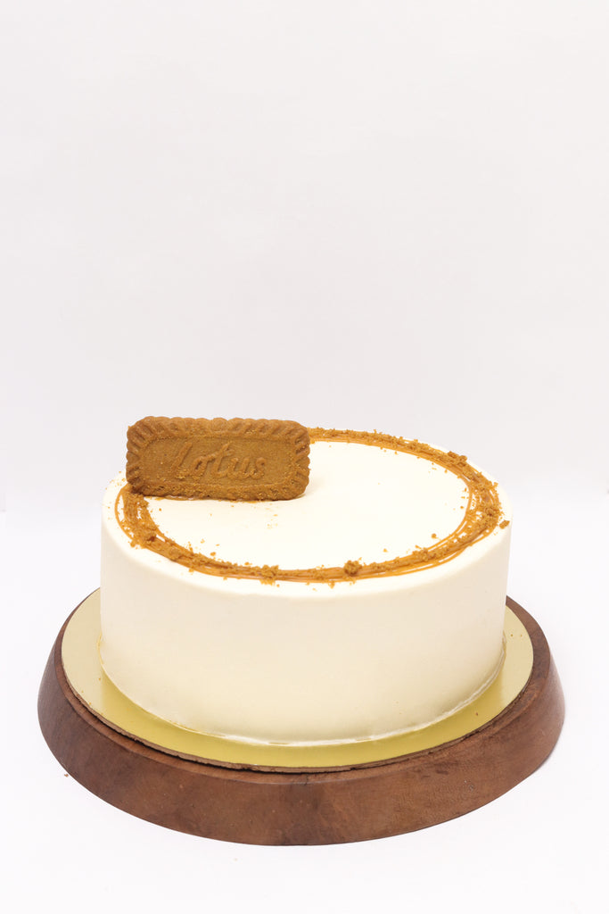 Vanilla Biscoff Crème Cake
